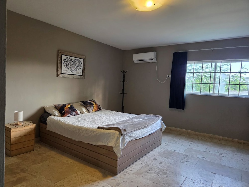 The Lodge Bed And Breakfast 7/50