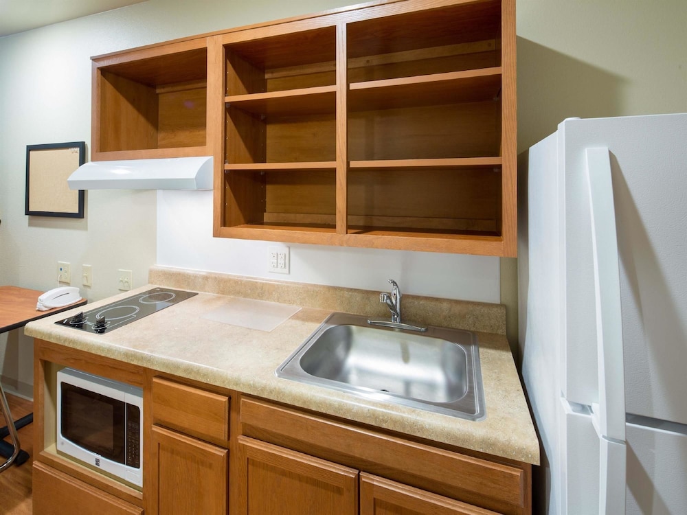 Studio 6 Extended Stay El Paso East TX 52/54
