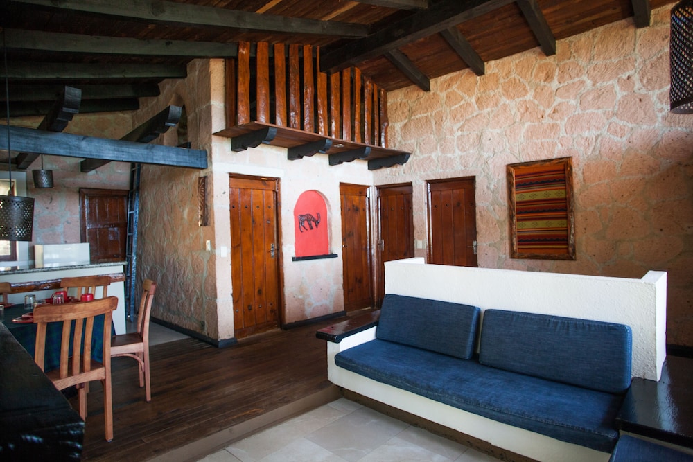 Monteverde Hotel De Cabanas 10/50