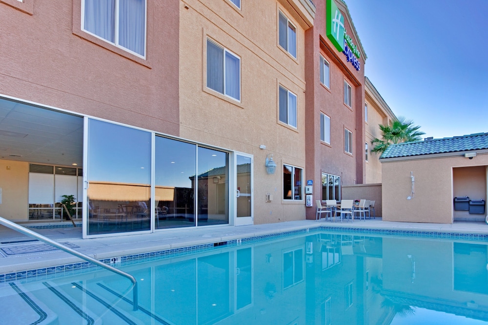 Holiday Inn Express Las Vegas-Nellis, an IHG Hotel 1/47