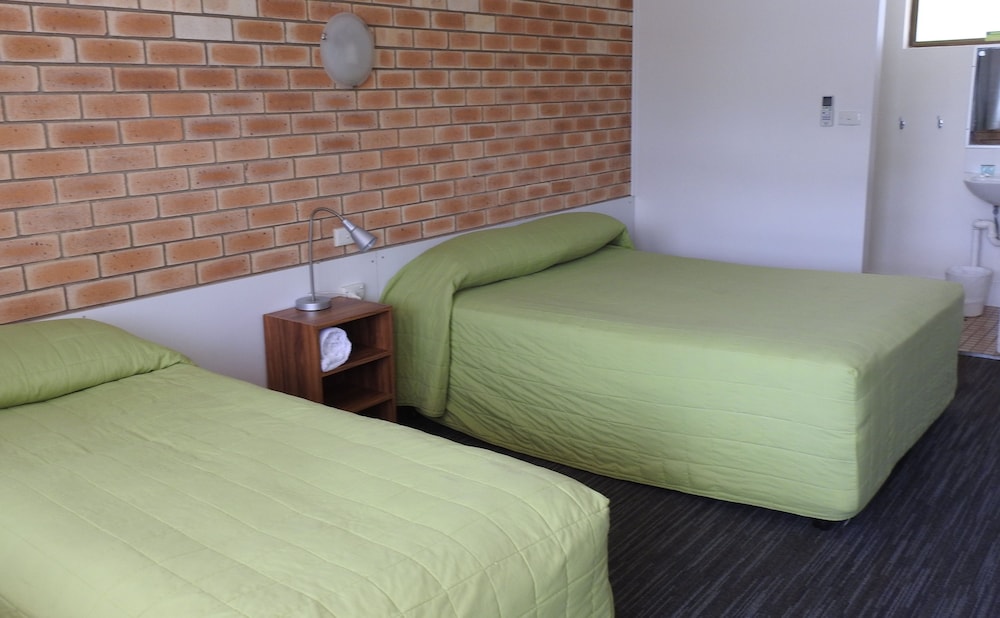 URANGAN MOTOR INN 9/31