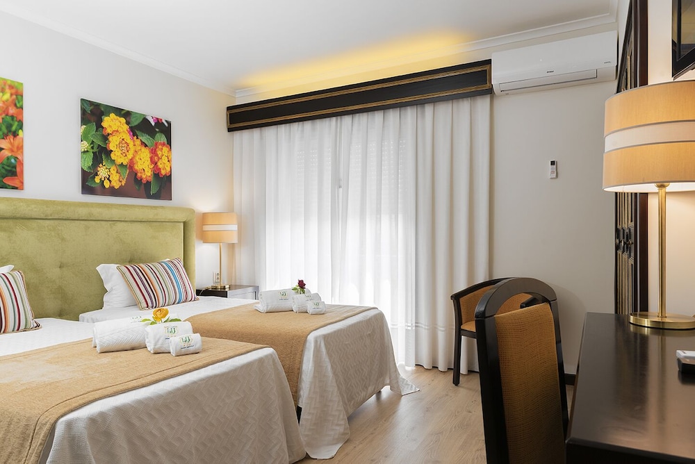 Hotel Jardim 15/35