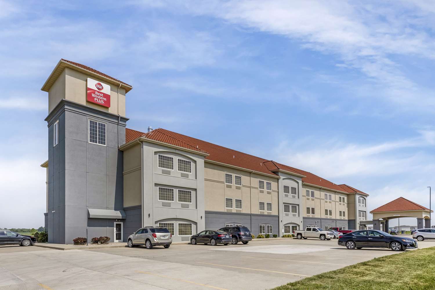 Best Western Plus MidAmerica Hotel 33/33