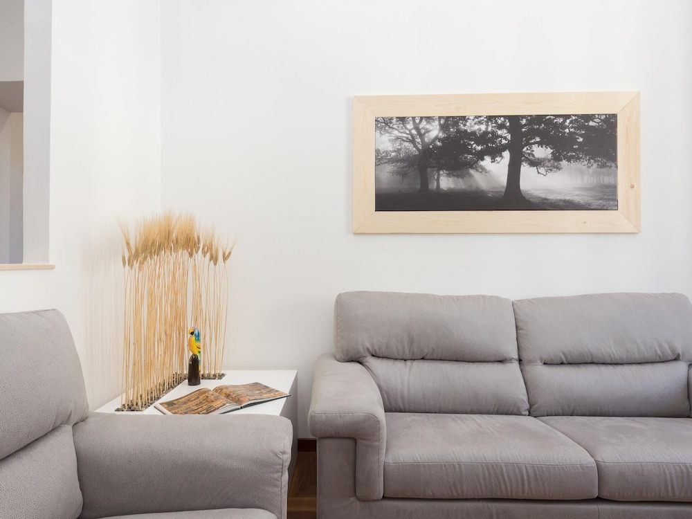 RSH Popolo Elegant Two Bedroom Apartment 11/27