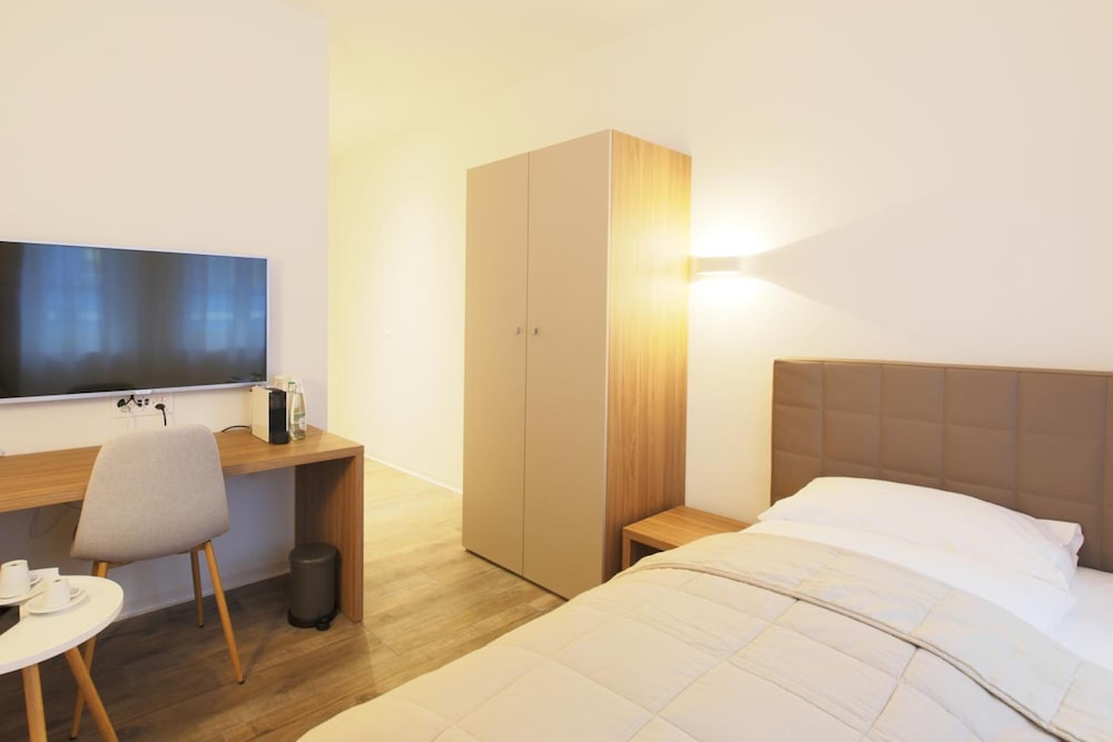 Work Life Residence by Primestay 9/32