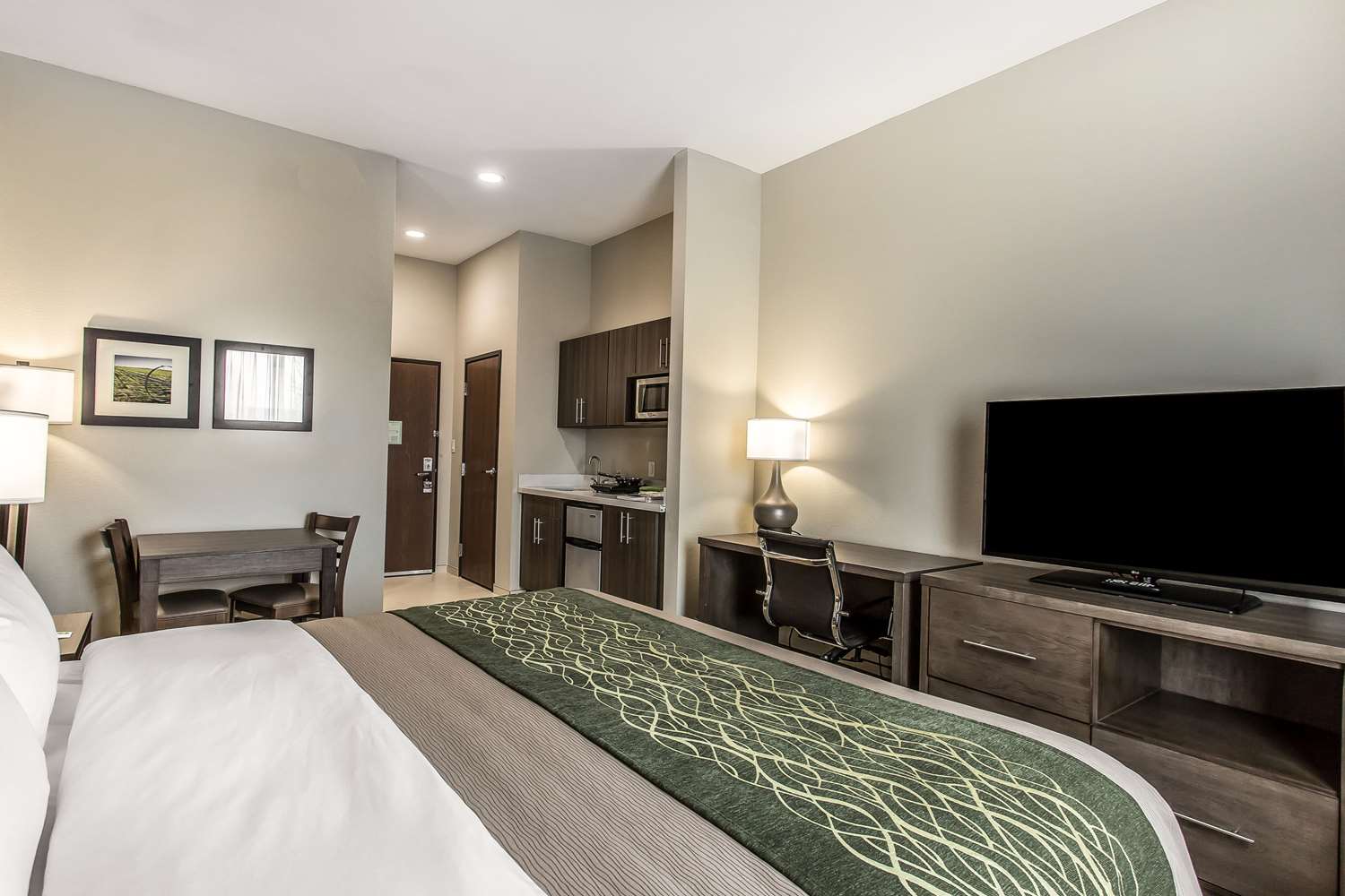 Efficiency, King Bed