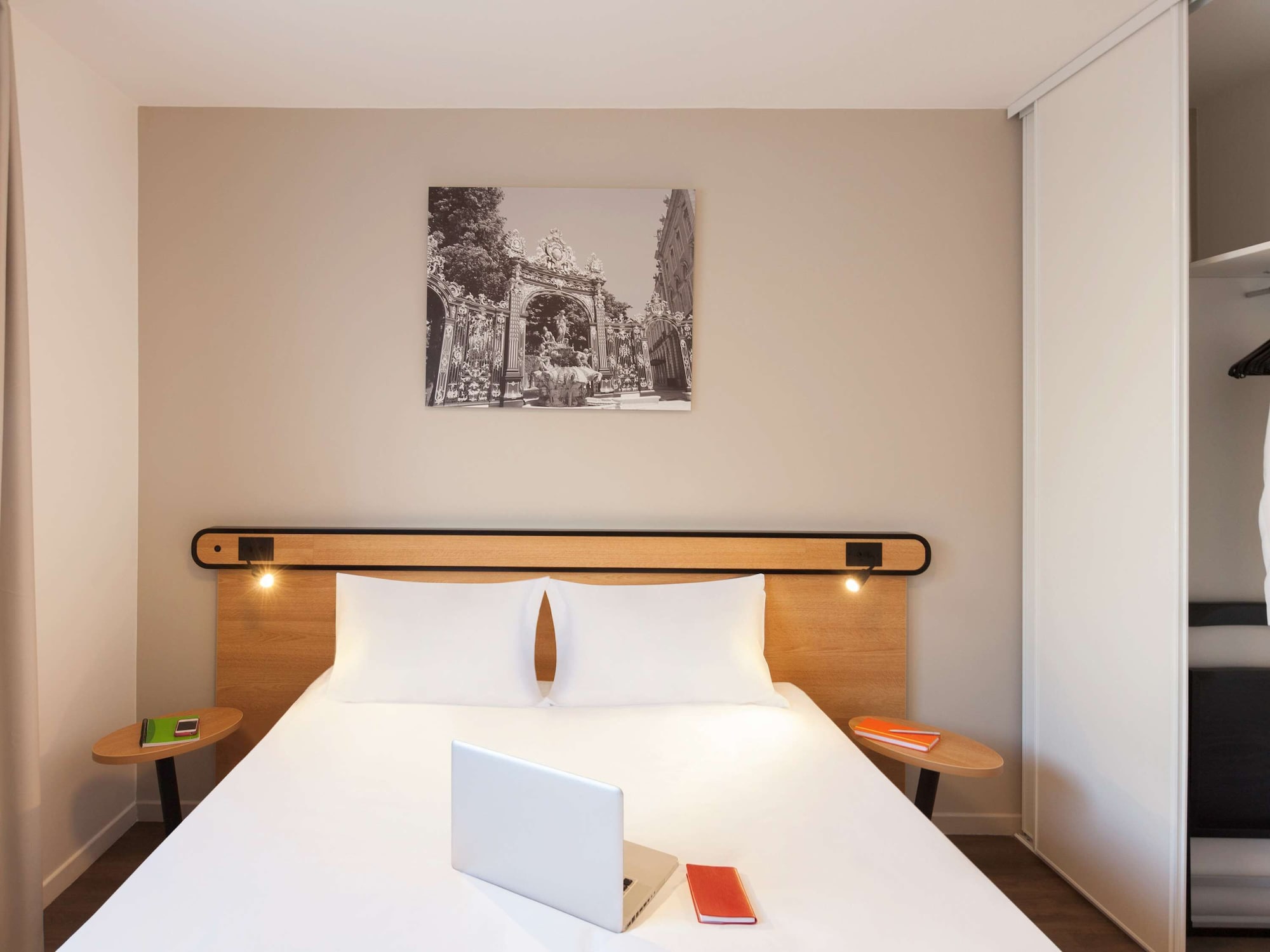 STUDIO, DOUBLE BED