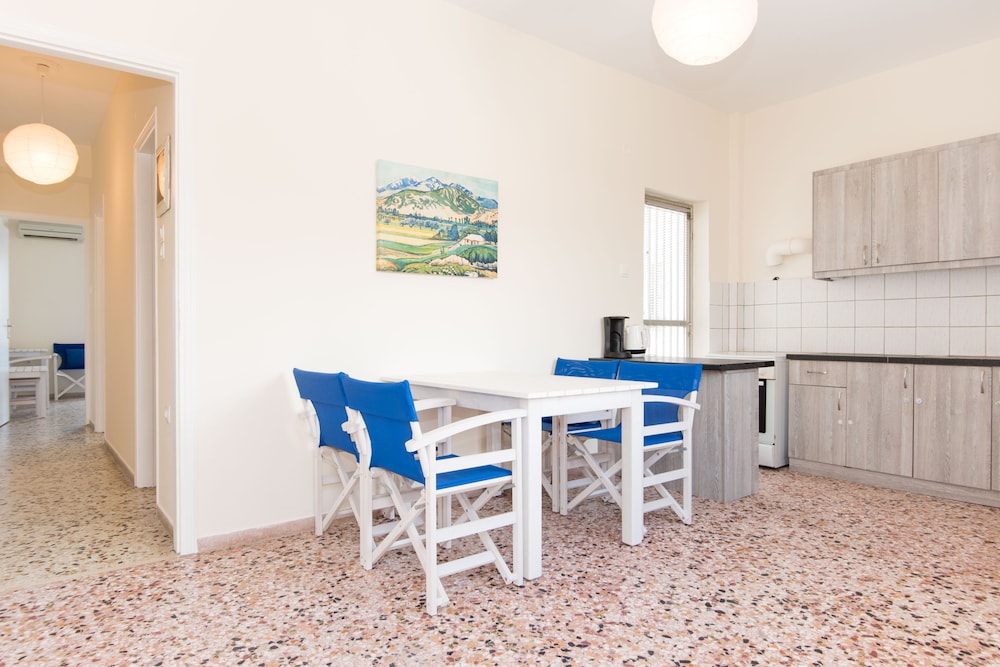 Spacious Apartment on the Beachfront 10/12