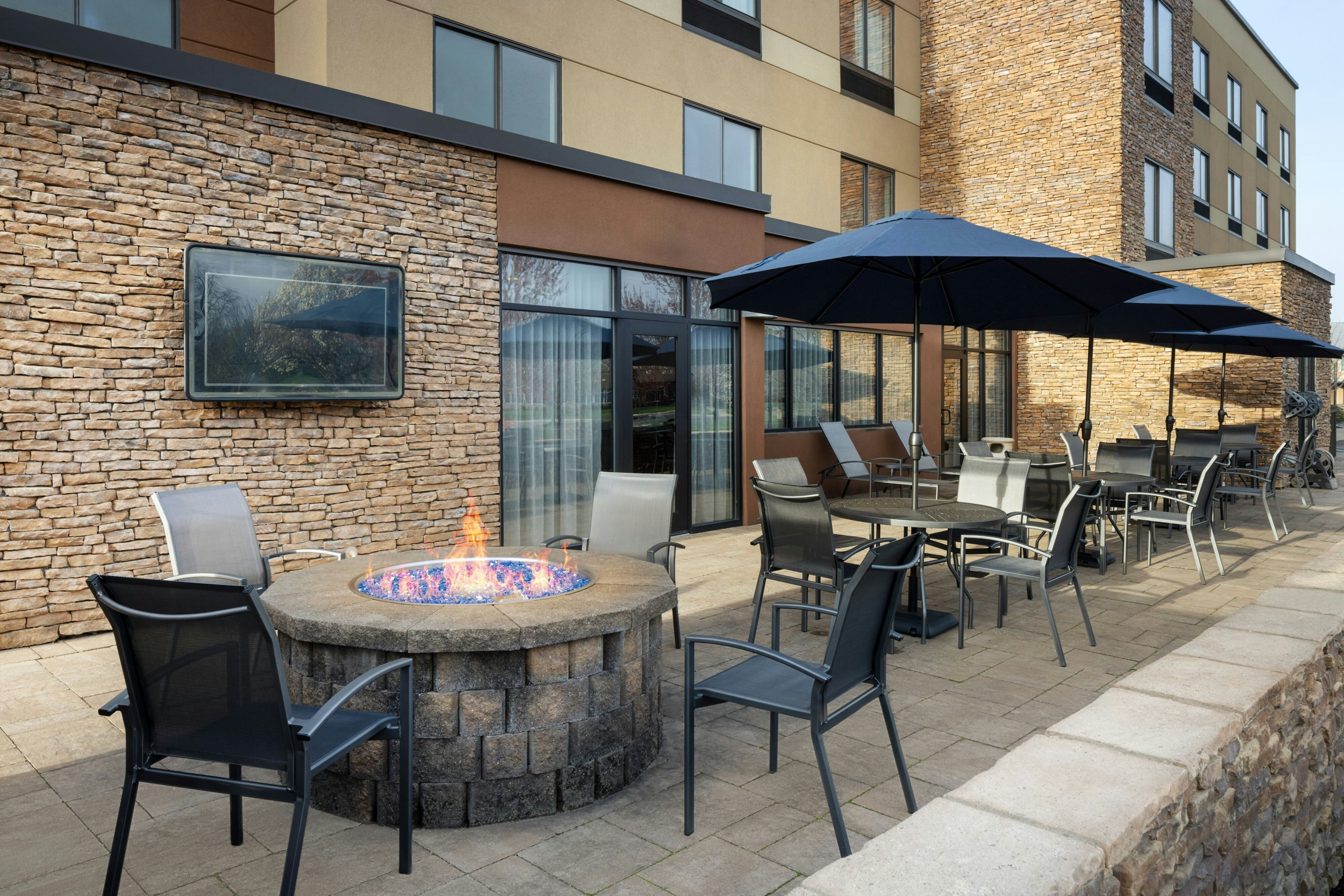 Fairfield Inn And Suites Bowling Green 36/46