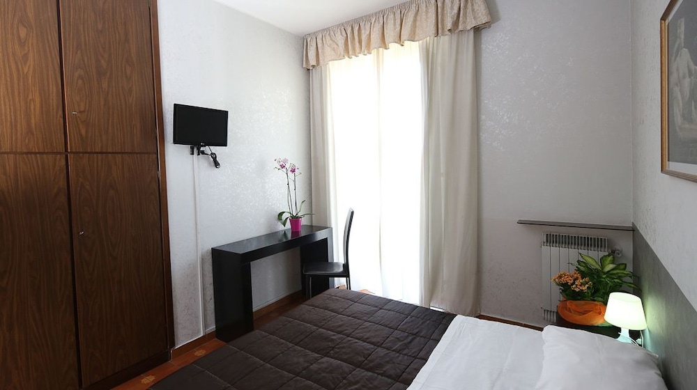 Hotel Roma Room 18/50