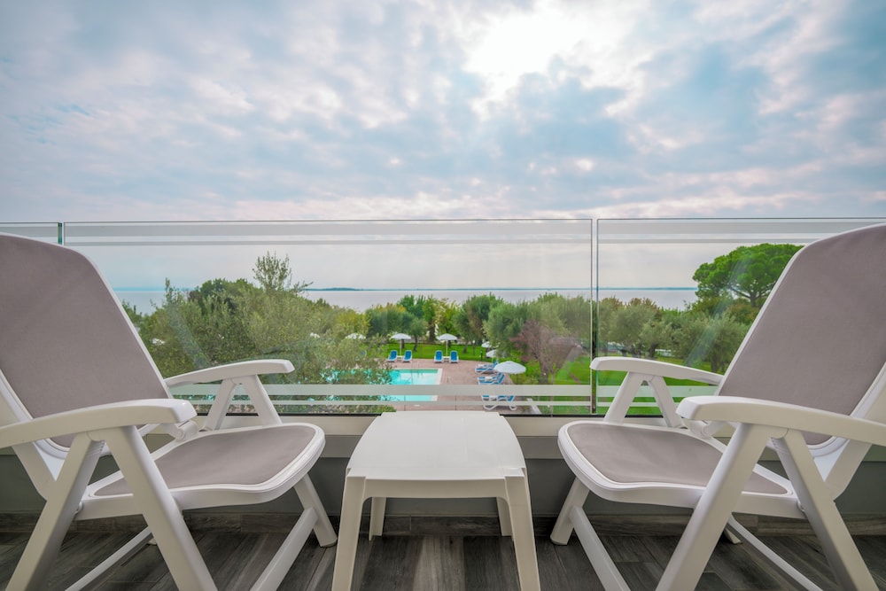 Villa Paradiso Suite 26/29