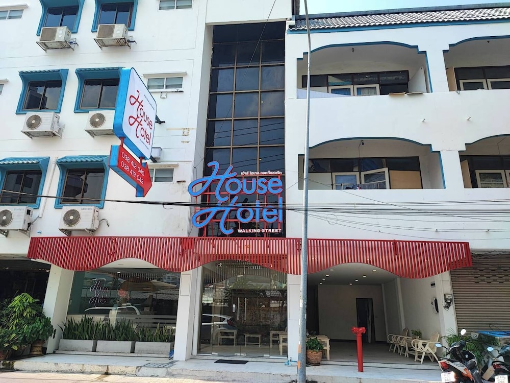 Smile Court Pattaya 4/67