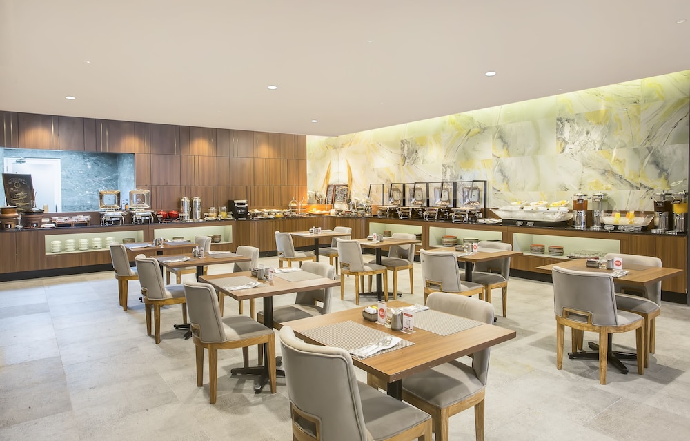 Swiss-Belhotel Cendrawasih Biak 30/60