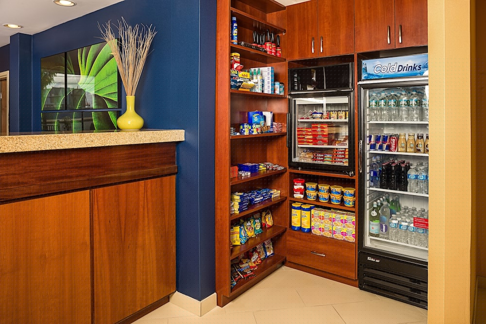 Fairfield Inn by Marriott New York LaGuardia Airport/Flushing 7/37