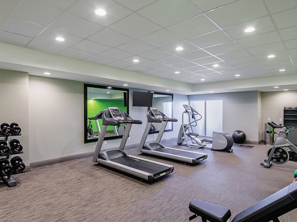 La Quinta Inn & Suites by Wyndham Austin Airport 24/46