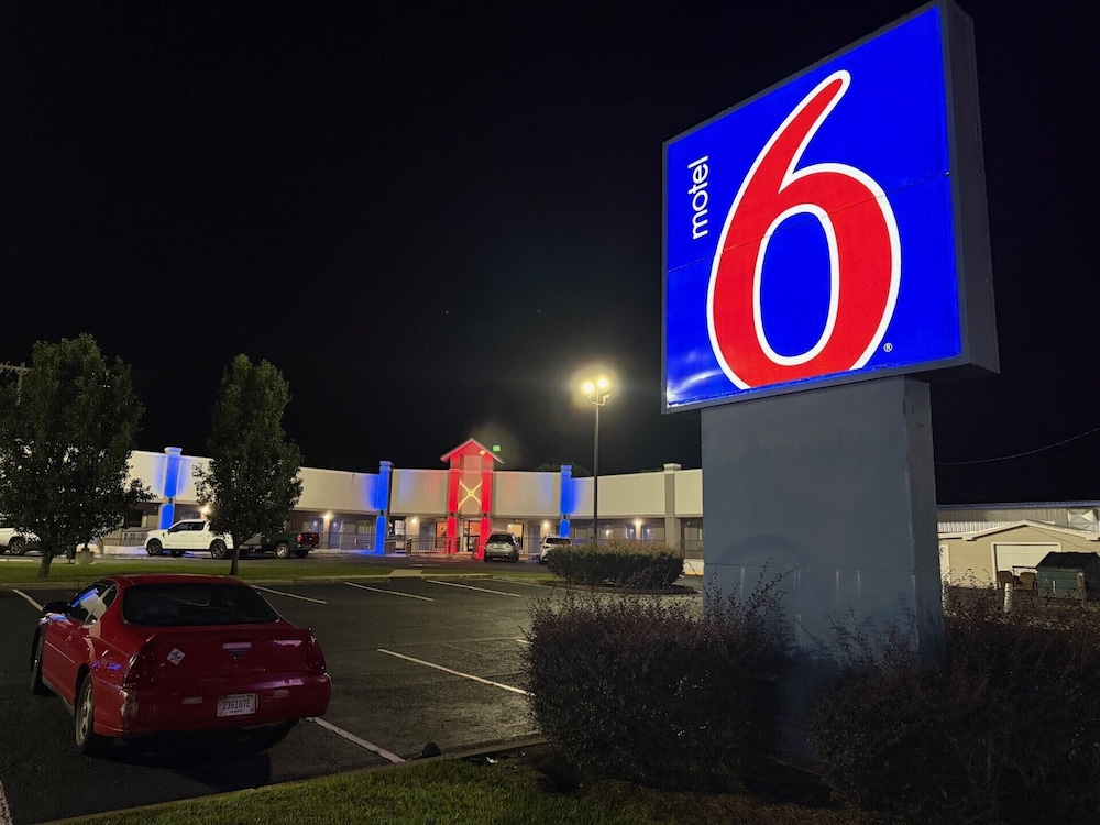 Motel6 Moultrie, GA 55/62