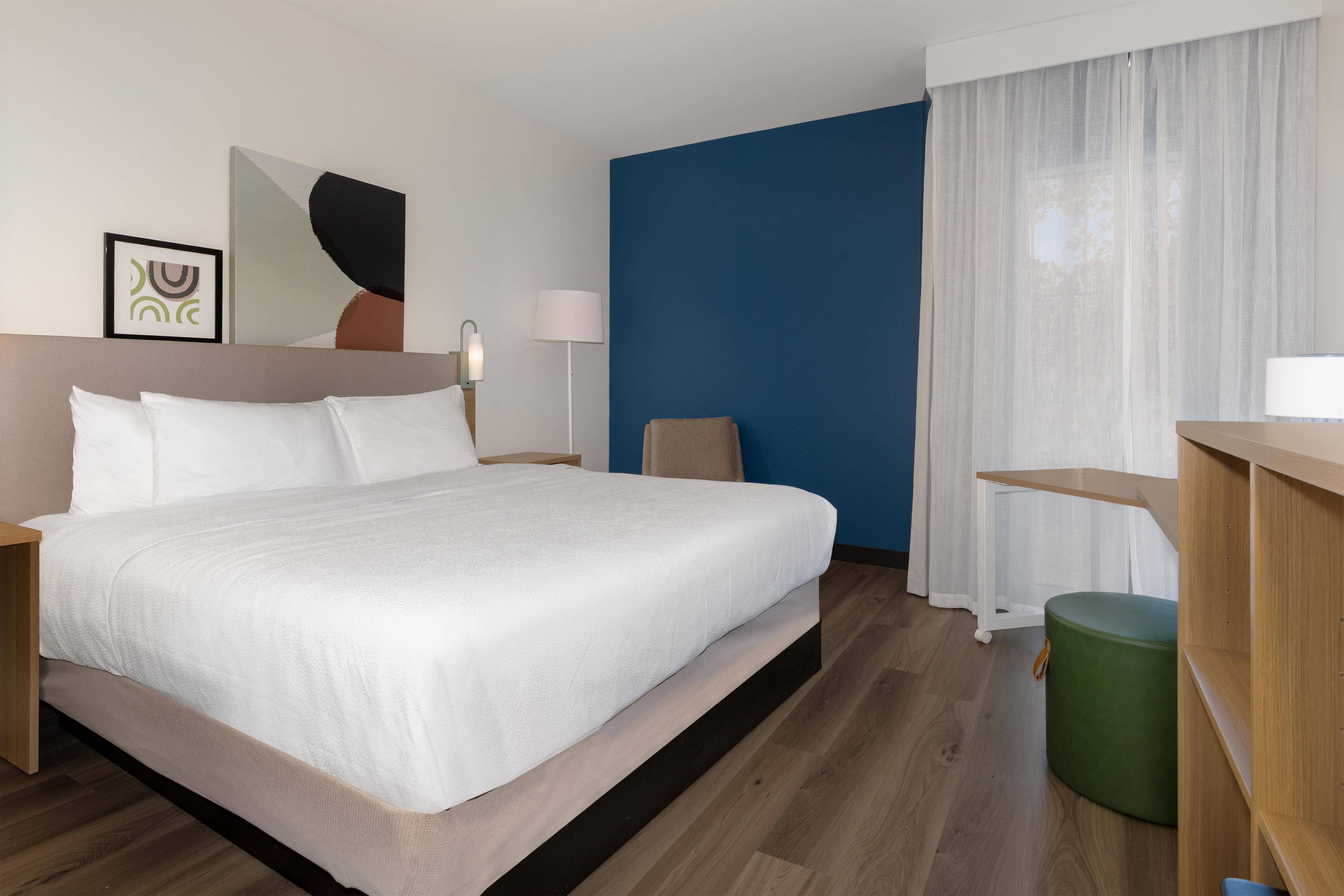 ROOM, KING BED, ACCESSIBLE