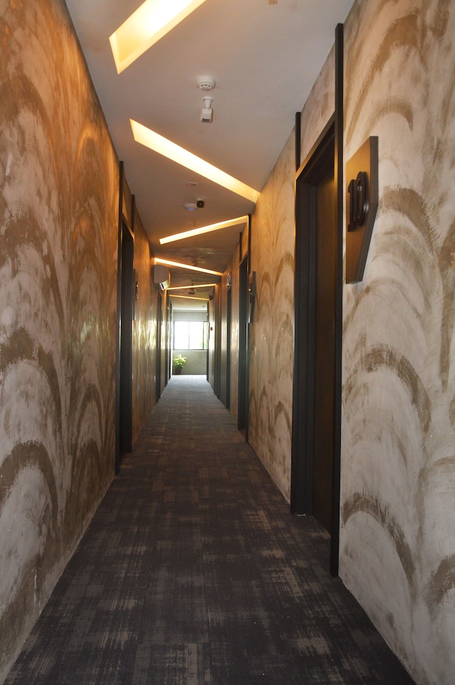 De Luna Hotel Sri Petaling 15/17