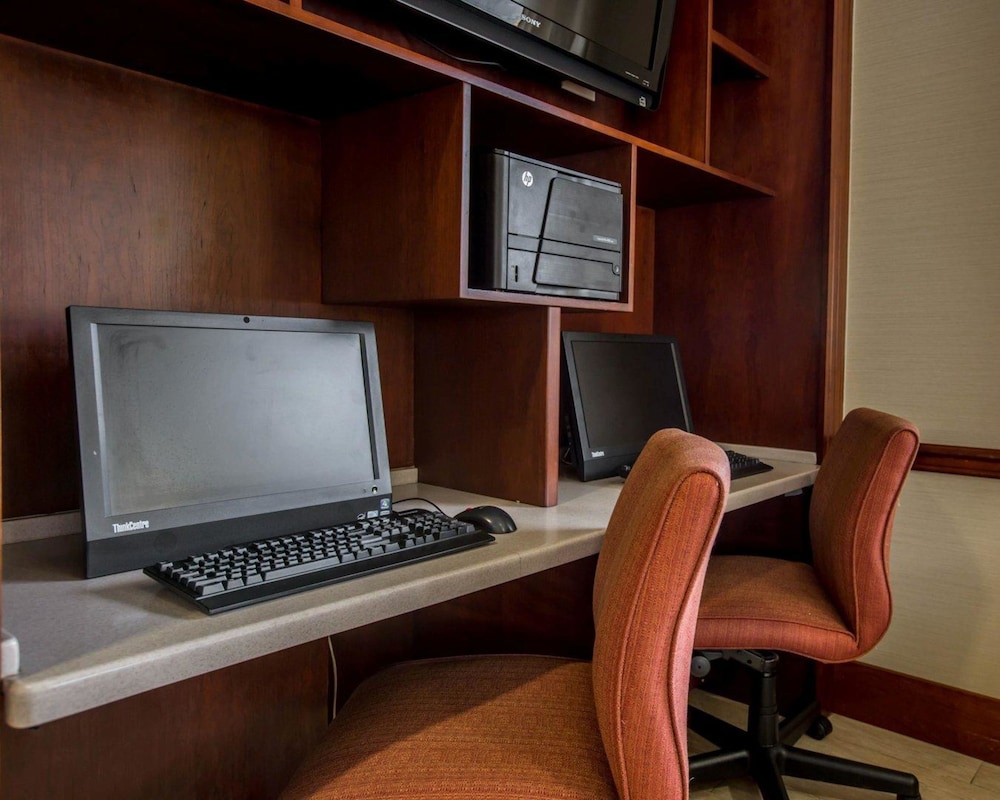 Quality Inn Suites Biltmore East 23/29