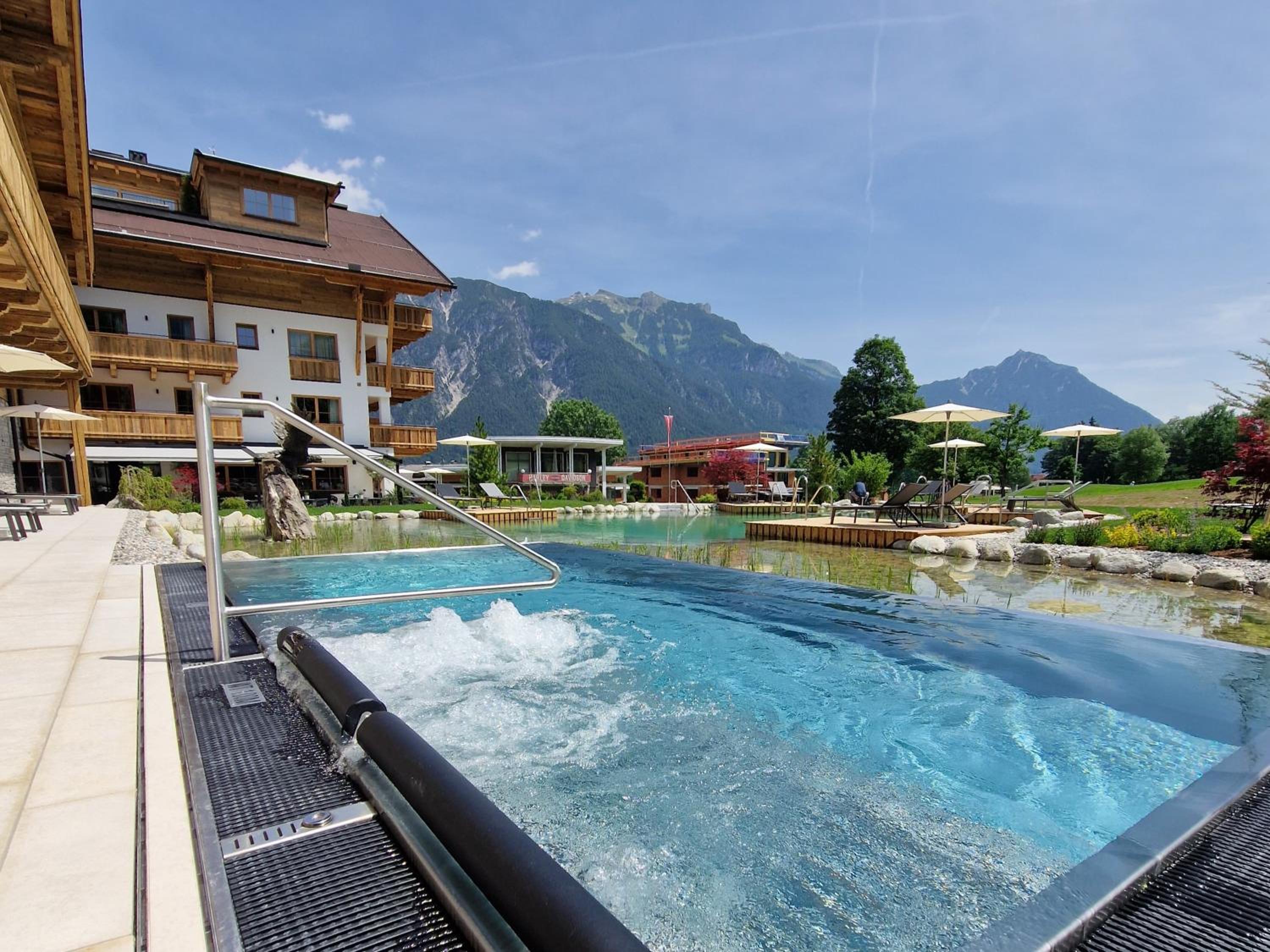 NOVA Moments Boutique Hotel 23/24