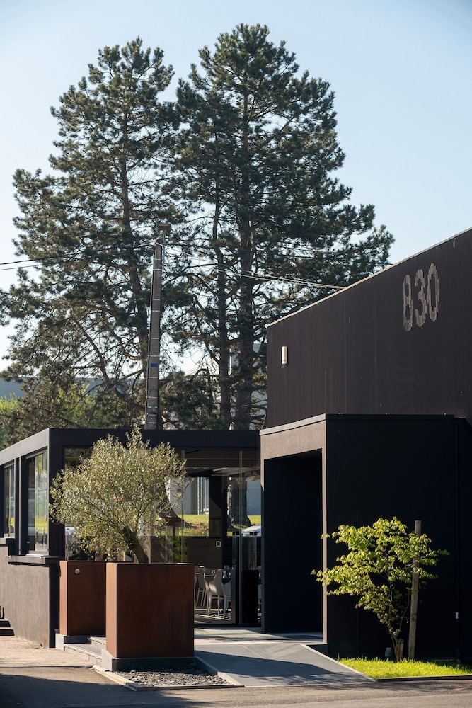 Hotel Le 830 5/49