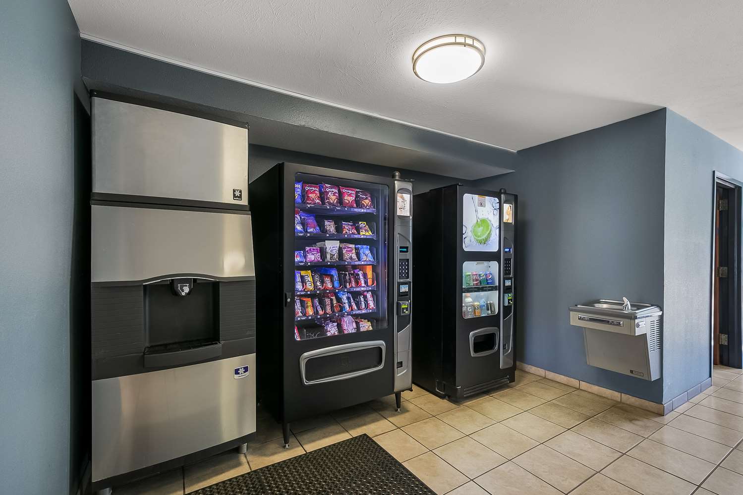 Americas Best Value Sandman Inn 26/37