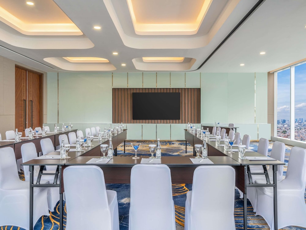 Novotel Jakarta Pulo Mas 40/50