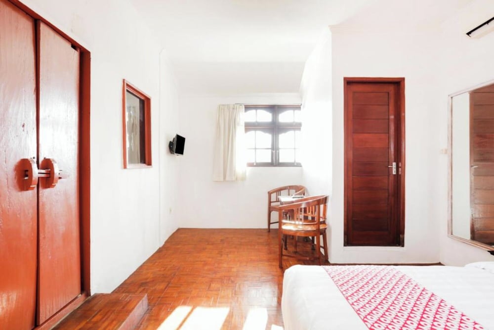 OYO 4003 Ceria Guesthouse Seminyak 14/39