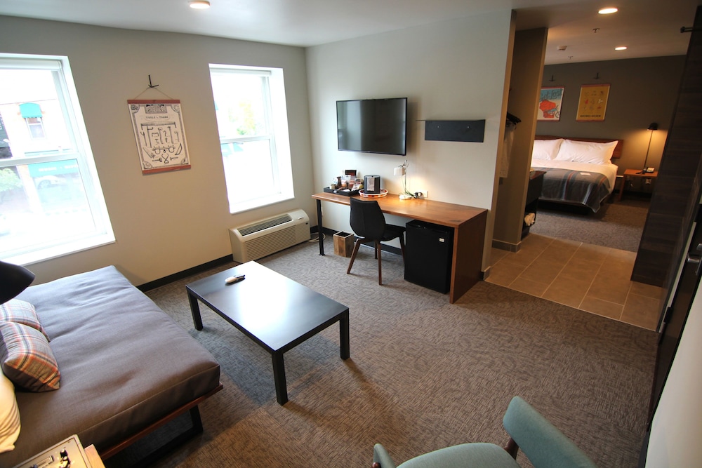 The Oxbow Hotel 37/69