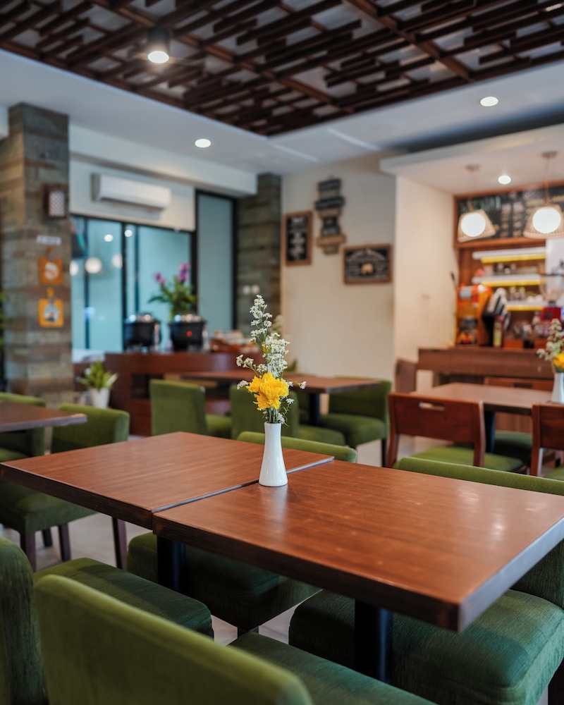 Loji Hotel Solo 41/64