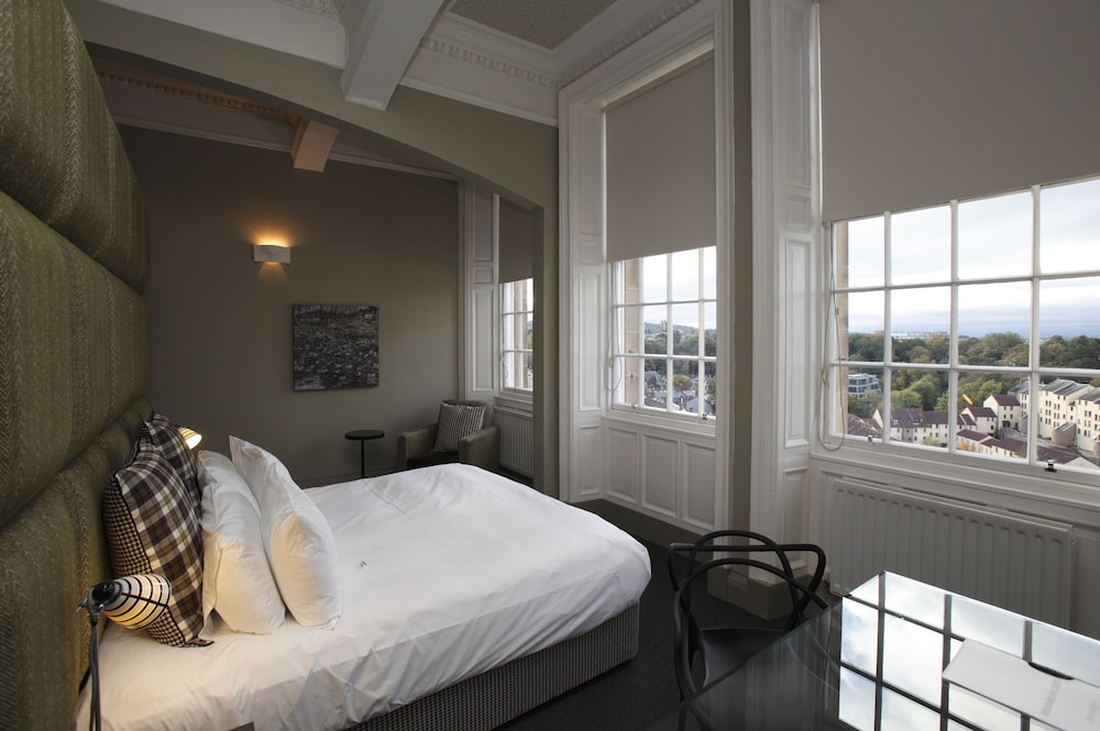 B B Edinburgh Hotel 23/41