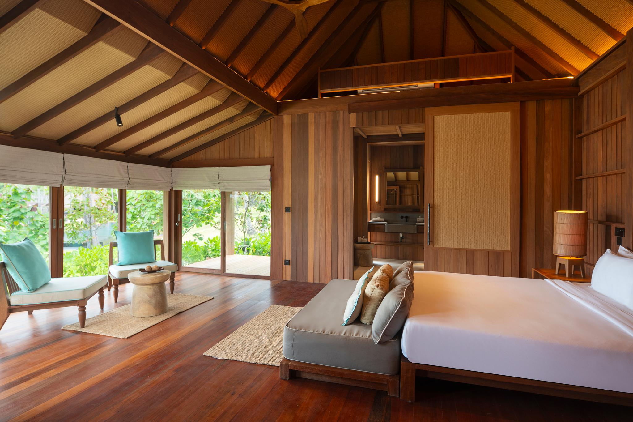 1 Bedroom, Castaway, Pool, Villa, King Bed, Beach Front