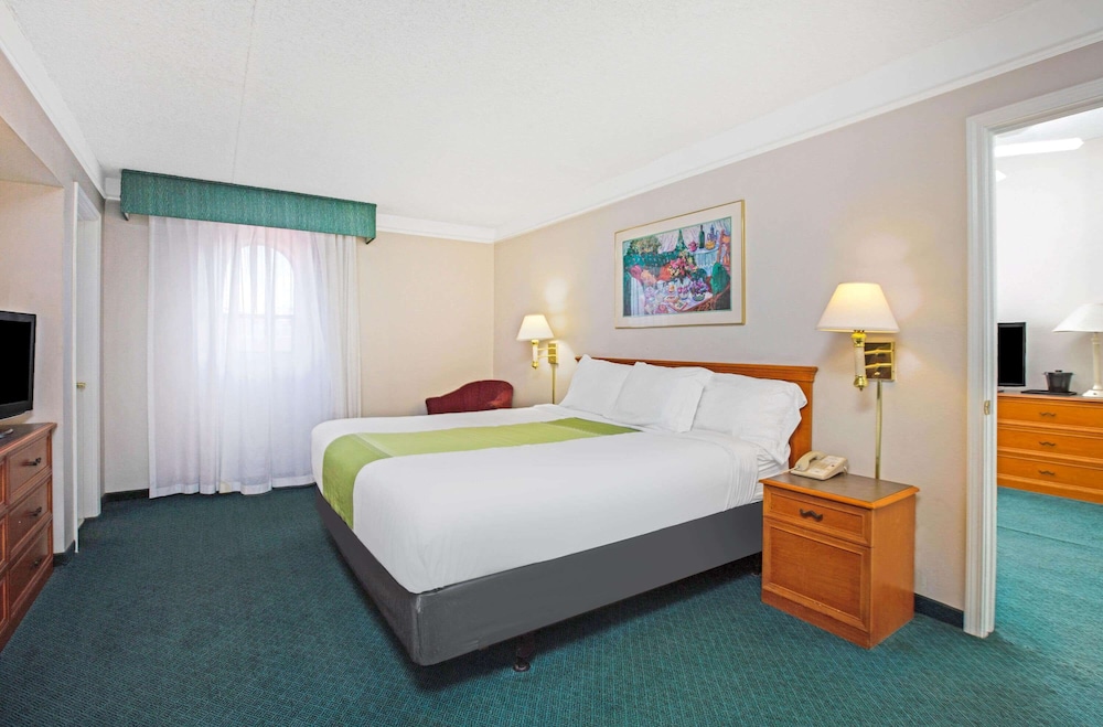 Days Inn by Wyndham Reno 11/47