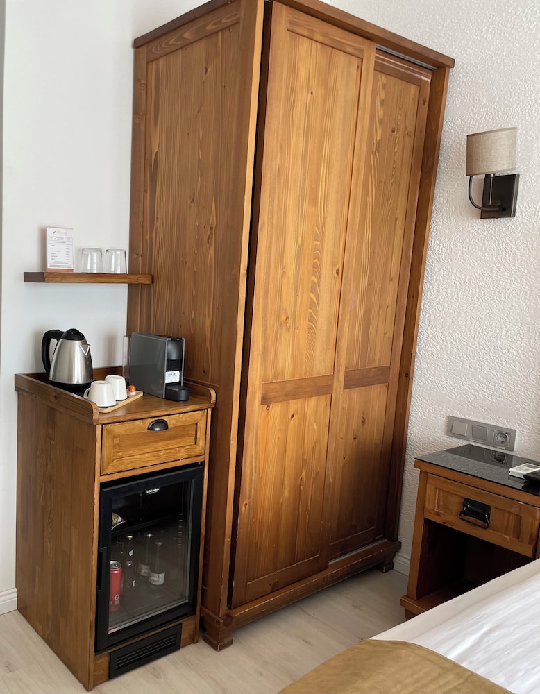 8 Rooms Boutique Hotel 8/50