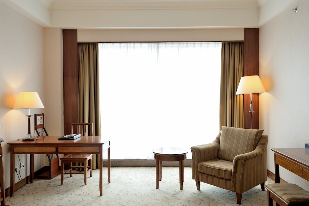 Gladden Hotel Shilong 35/58
