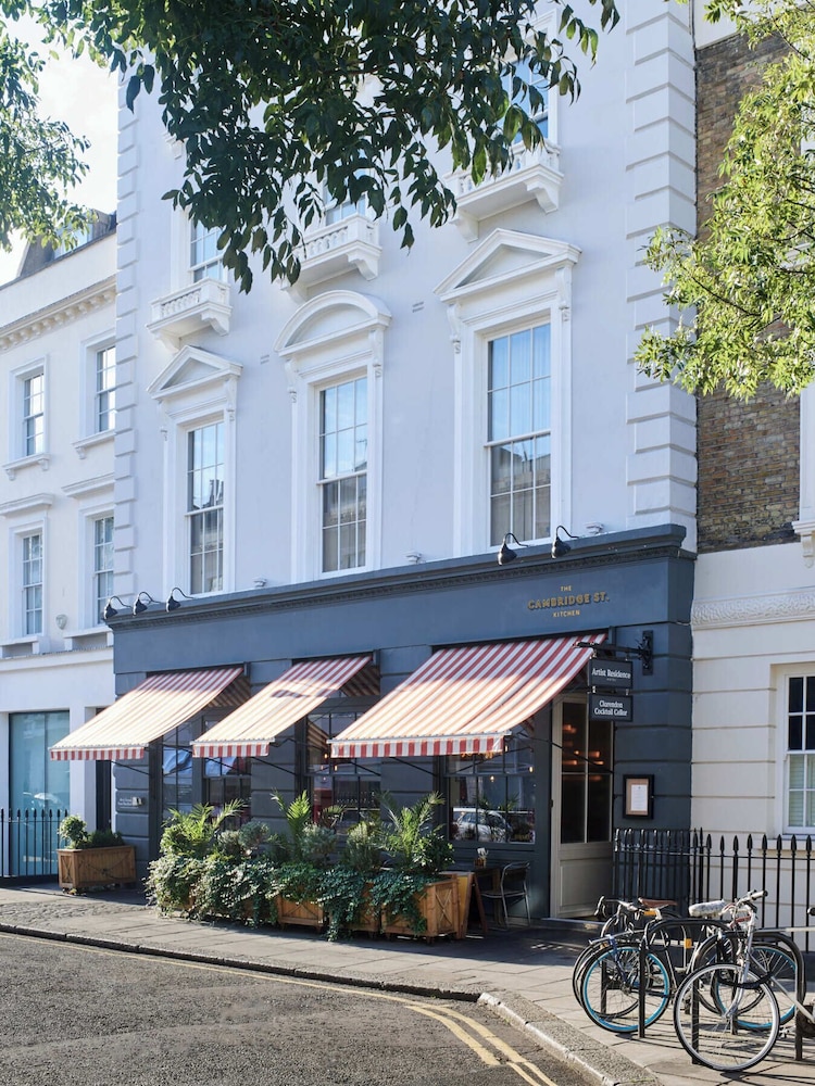Artist Residence London 2/50