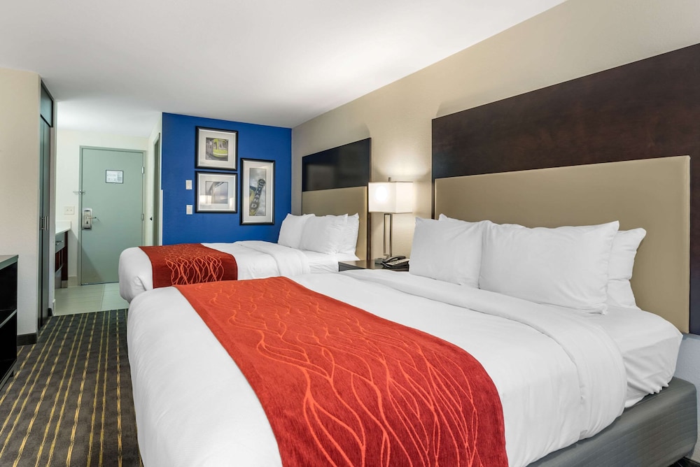 Comfort Inn and Suites Tigard near Washington Square 15/35