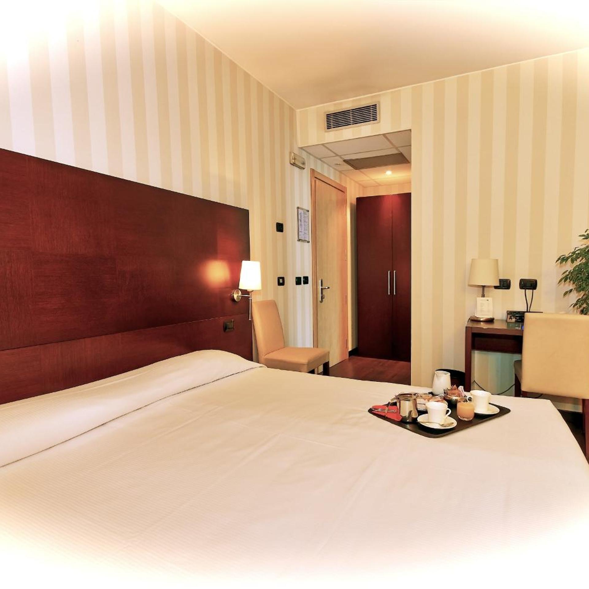 Room, Double Bed