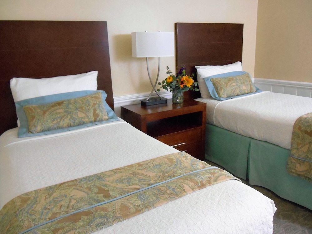 Carmel Bay View Inn 5/46