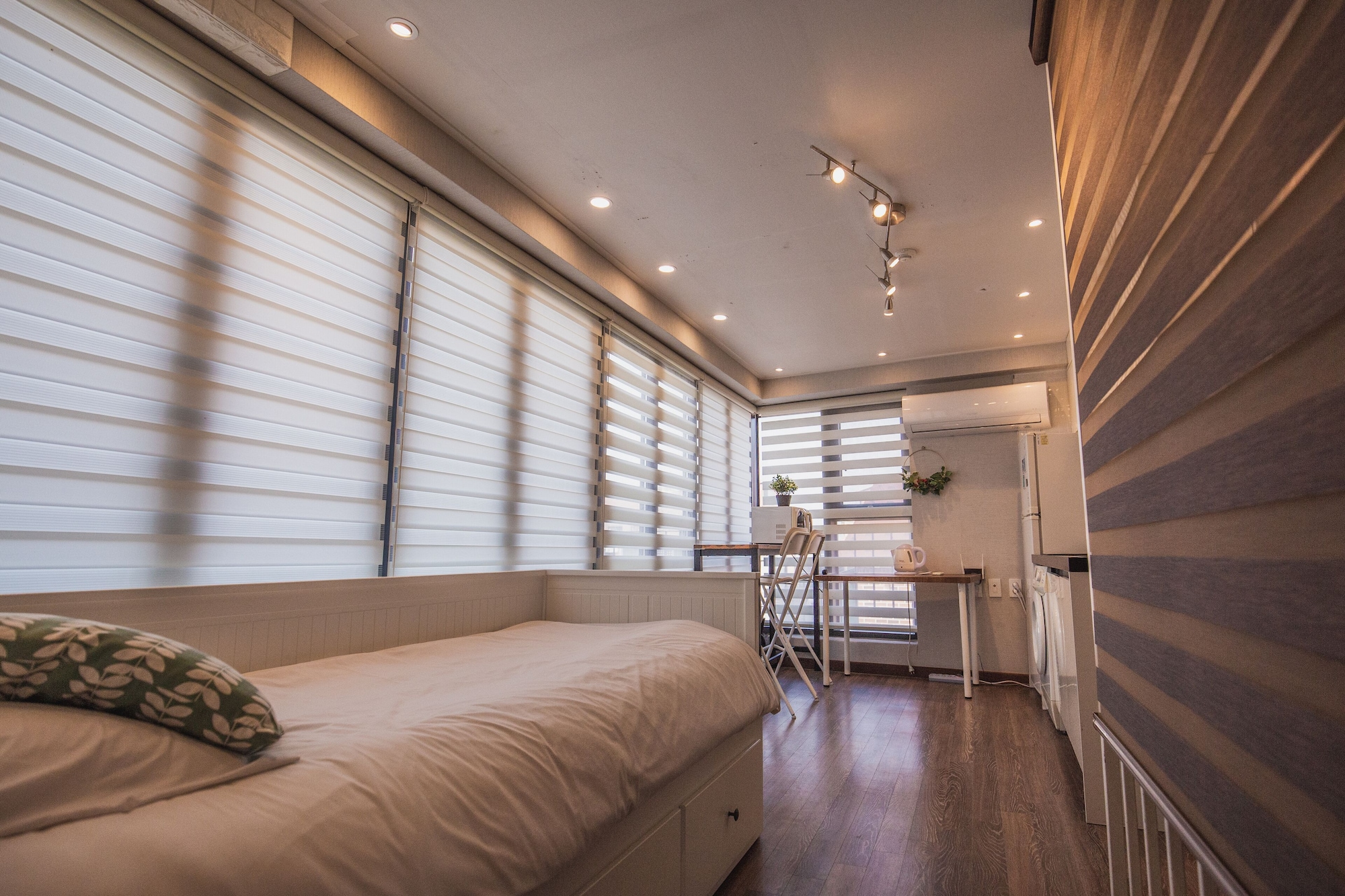 DUPLEX, FAMILY, TERRACE