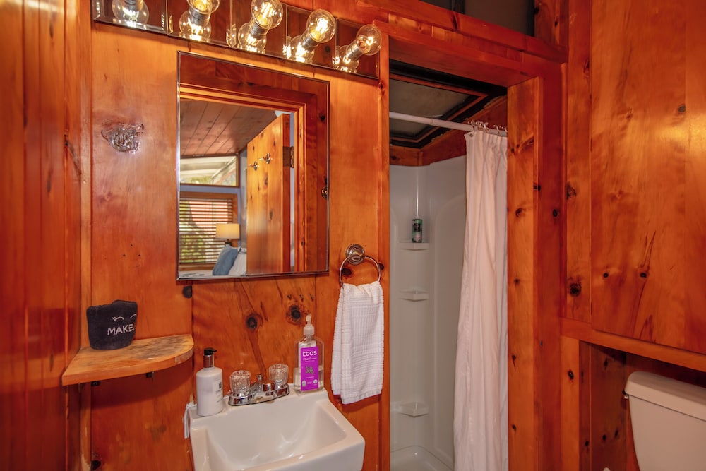 Aloha Junction Guest House 49/50