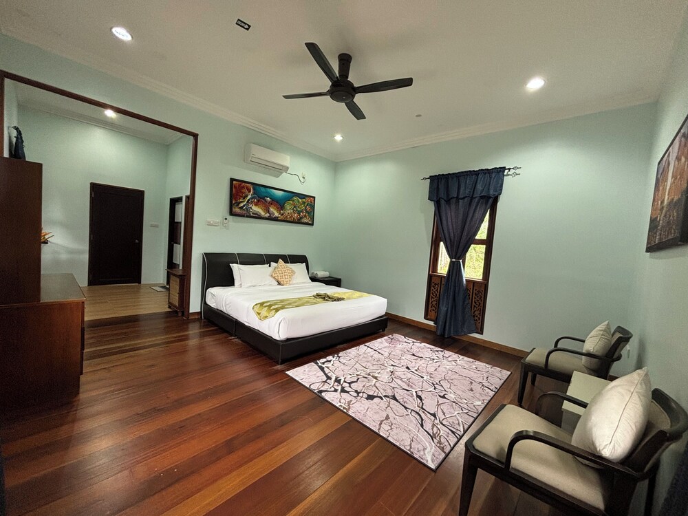 EXCLUSIVE, BUNGALOW