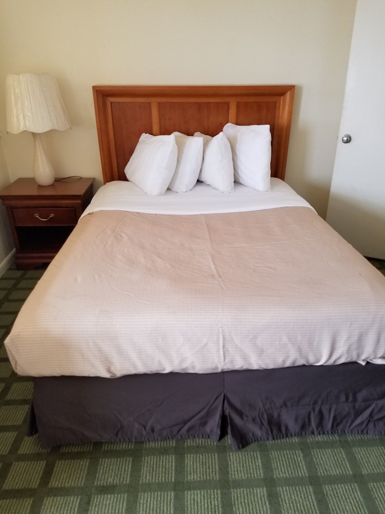 Oceanic Motel 11/46