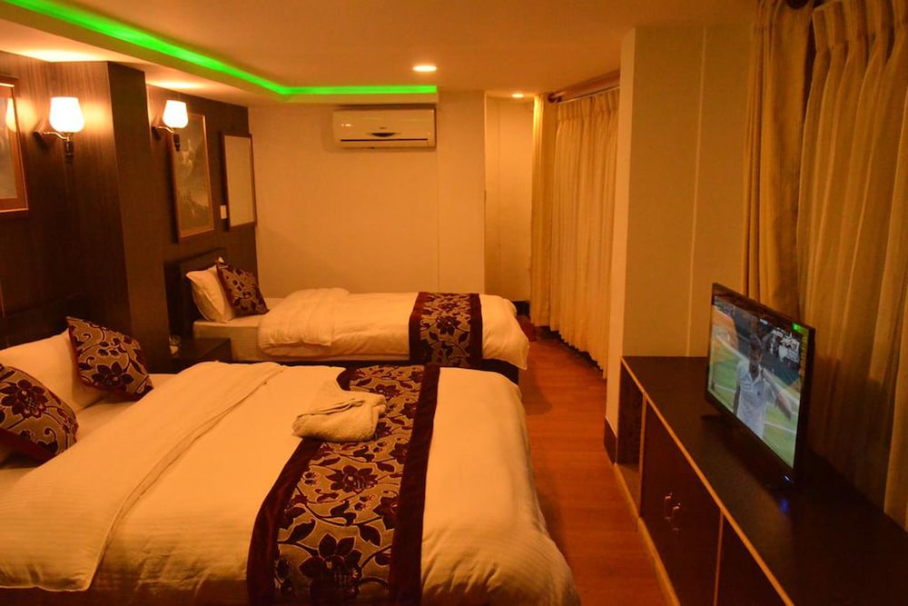 Hotel Holiday Inn 16/18