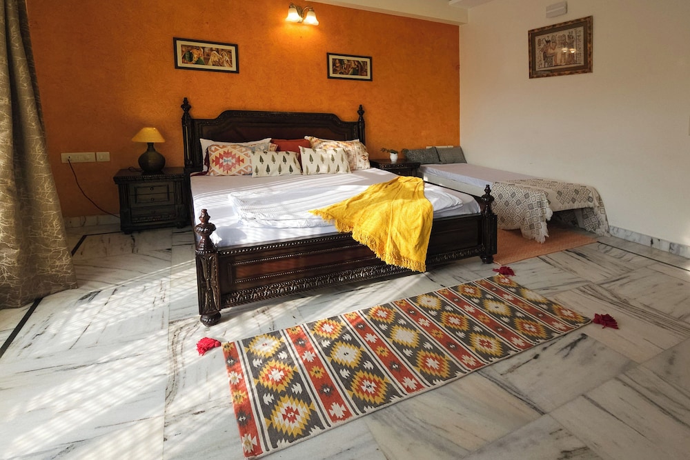 Praskash Kutir 15/70