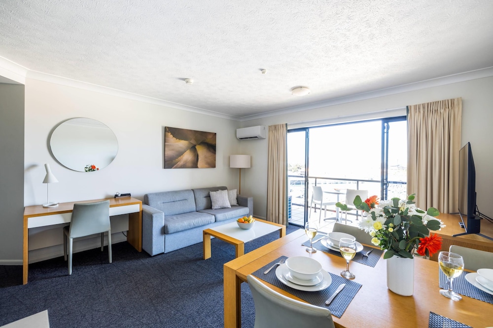 MainStay Suites Townsville 26/47