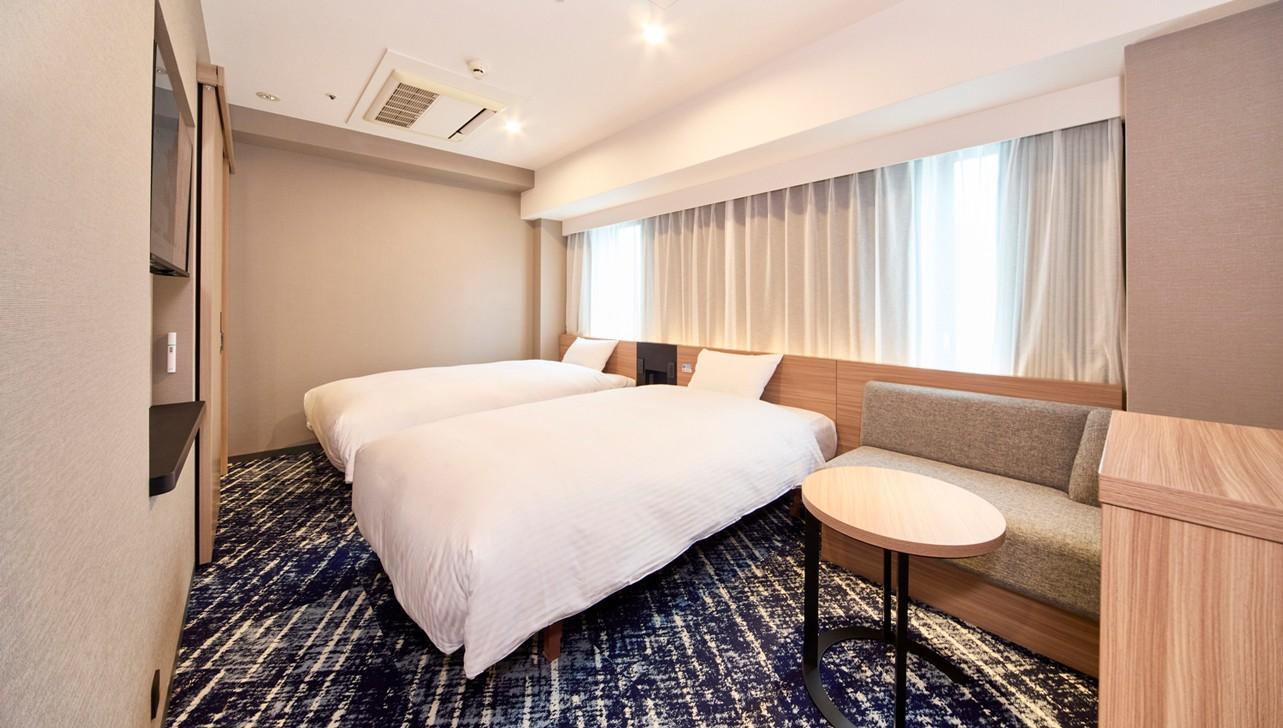 ROOM, TWIN BEDS
