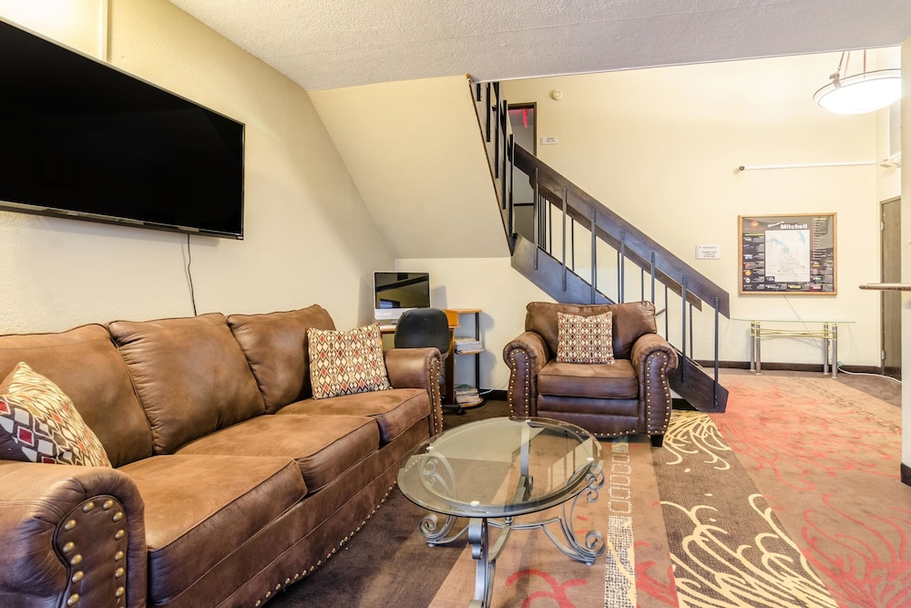 Rodeway Inn Mitchell 38/44