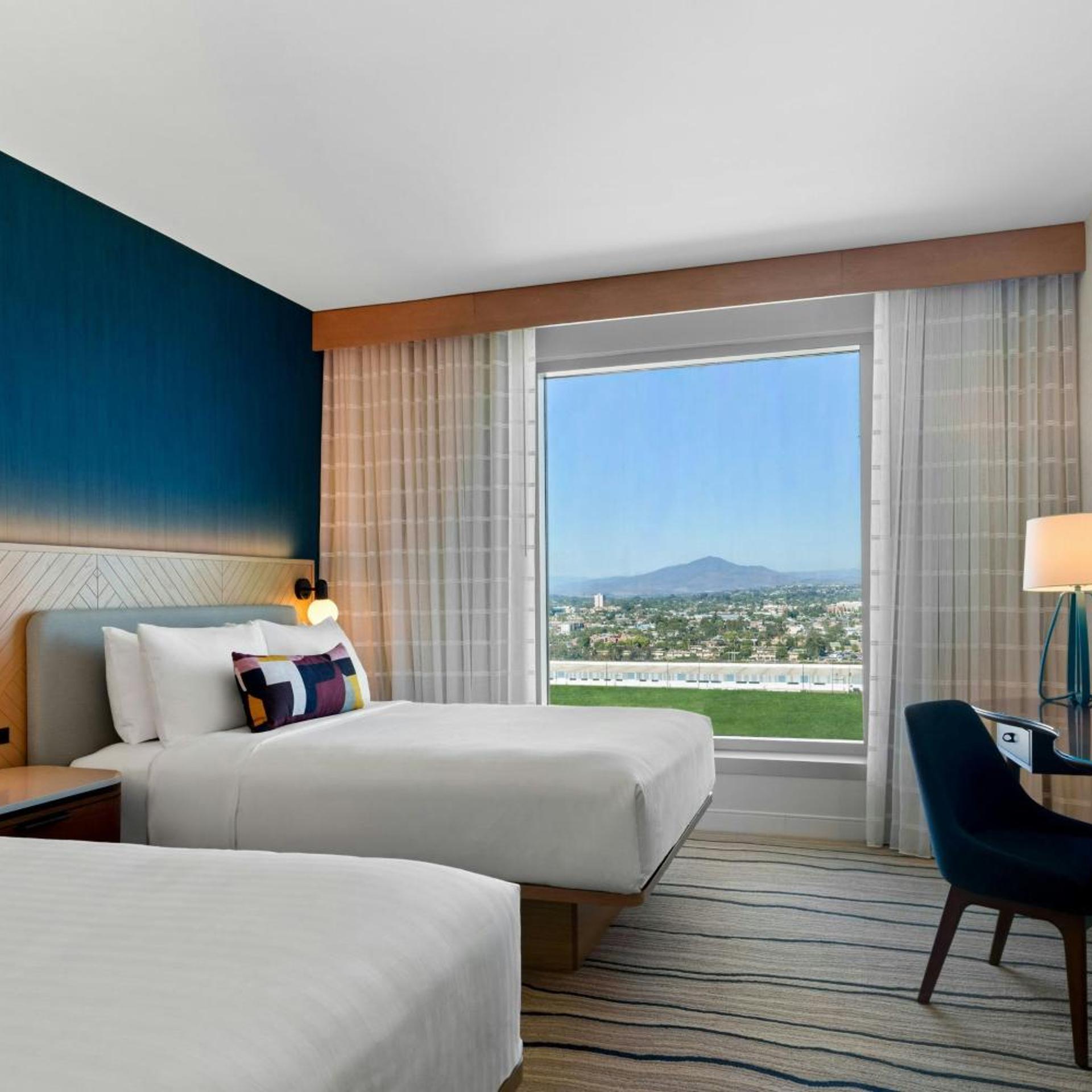 Room, 2 Queen Beds, Mountain View, Accessible