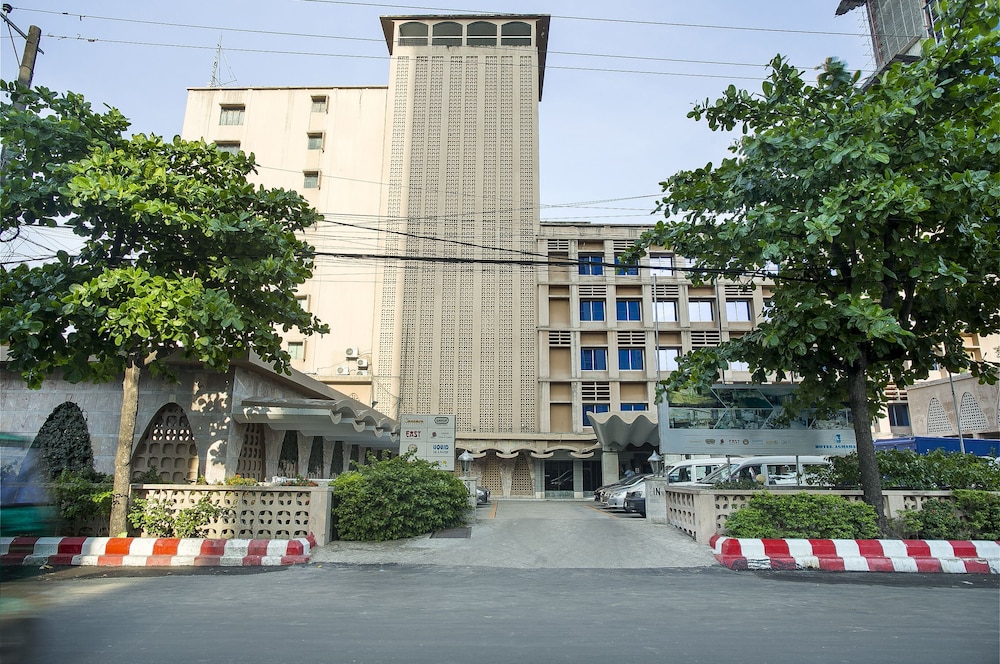 Agrabad Hotel 63/69